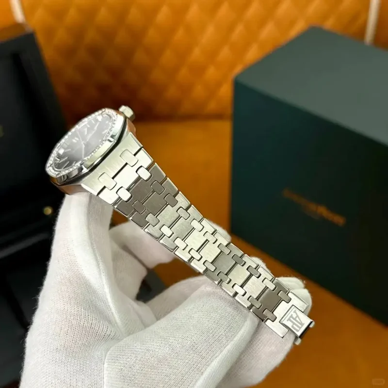 Audemars Piguet Royal Oak Selfwinding Black 15451ST.ZZ.1256ST.01 - Image 5