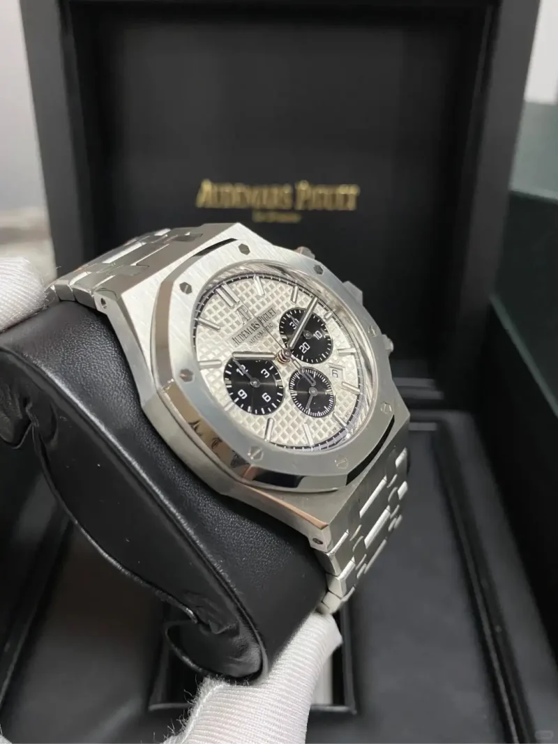 Audemars Piguet Royal Oak Selfwinding Chronograph Silver 26331ST.OO.1220ST.03 - Image 3