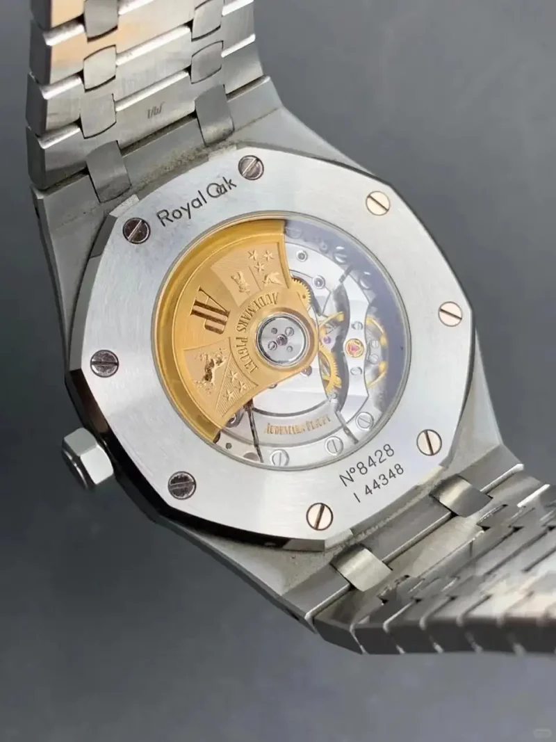 Audemars Piguet Royal Oak Selfwinding Silver 15400ST.OO.1220ST.02 - Image 4