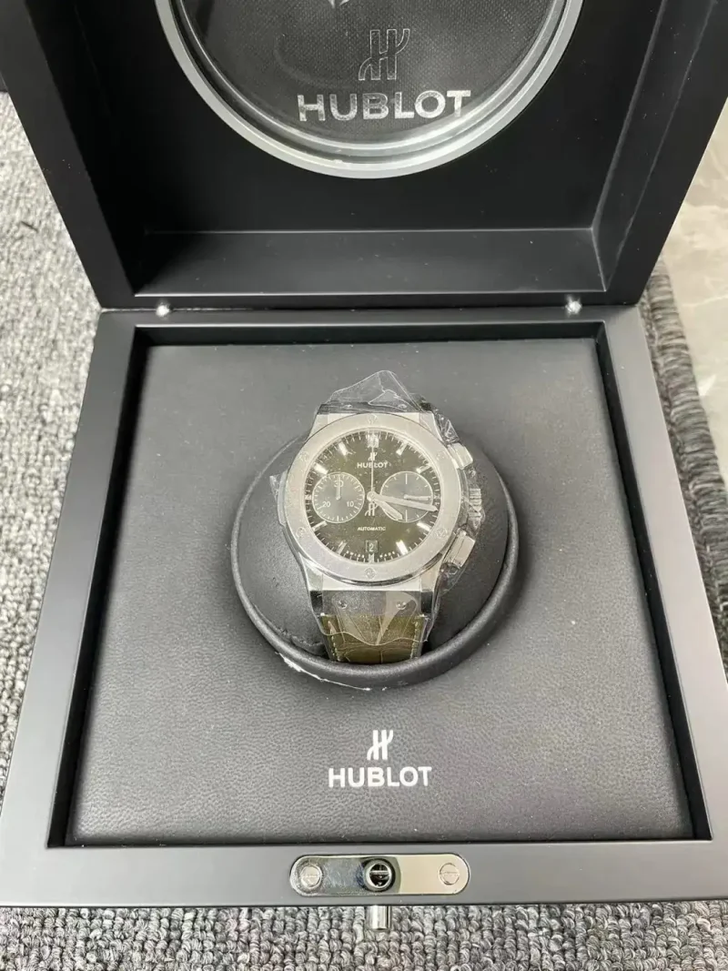 Hublot Classic Fusion Men Automatic Green Alligator Watch 541.NX.8970.LR - Image 6