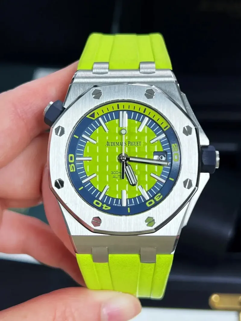Audemars Piguet Royal Oak Offshore Diver Chronograph Green 26703ST.OO.A038CA.01 - Image 2