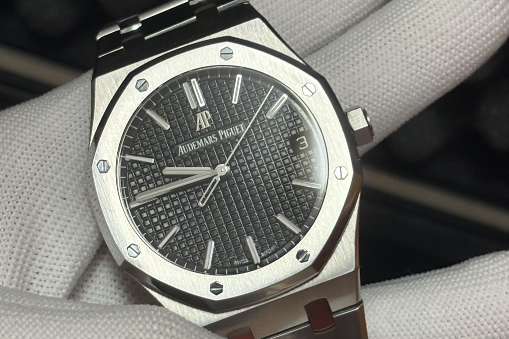 APS Factory vs. Genuine Audemars Piguet Royal Oak 15500