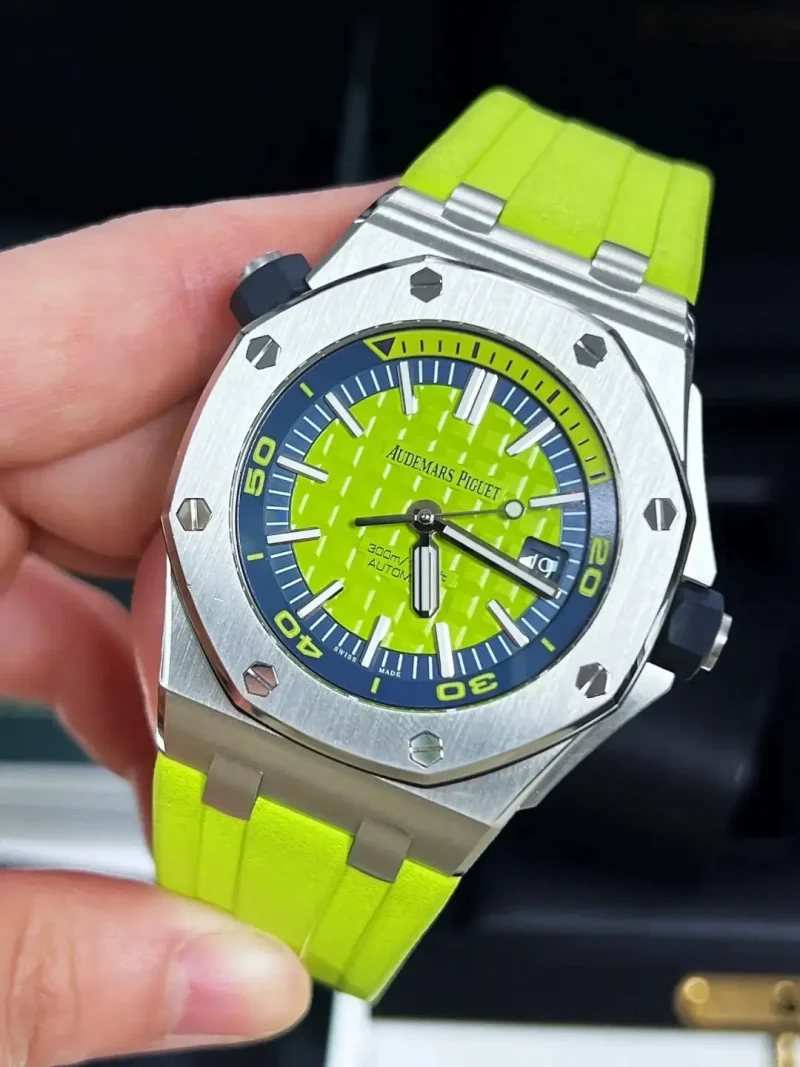 Audemars Piguet Royal Oak Offshore Diver Chronograph Green 26703ST.OO.A038CA.01 - Image 3