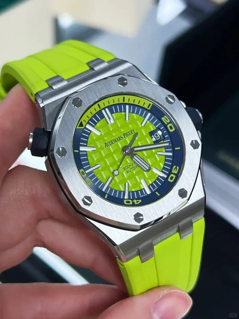 Audemars Piguet Royal Oak Offshore Diver Chronograph Green 26703ST.OO.A038CA.01 - Image 4