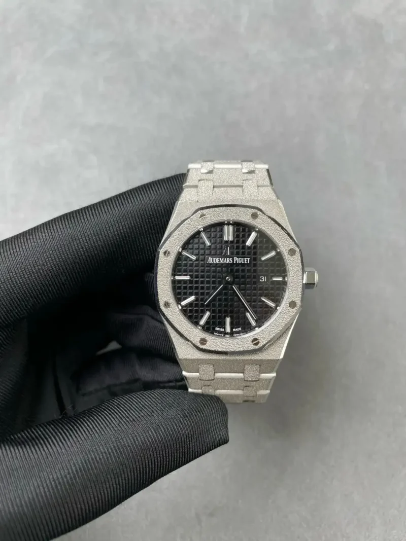 Audemars Piguet Royal Oak Frosted Gold Quartz Black 67653BC.GG.1263BC.02 - Image 2