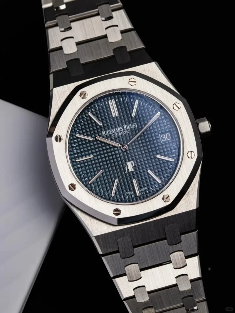Audemars Piguet Royal Oak Jumbo Extra-Thin Blue 15202ST.OO.1240ST.01 - Image 2