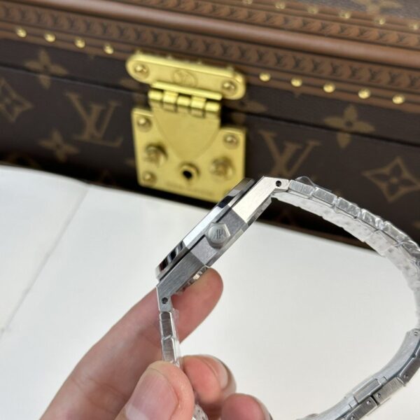 Swiss 1:1 Audemars Piguet Replica 11 Watch Royal Oak 15450ST Grey Dial Factory APS 37mm - Top Watch - Image 6