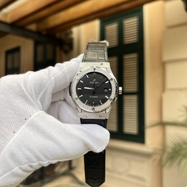 Best Fake Hublot Classic Fusion Full Diamond Case Replica Watch Black HB Factory 42mm - Top Watch