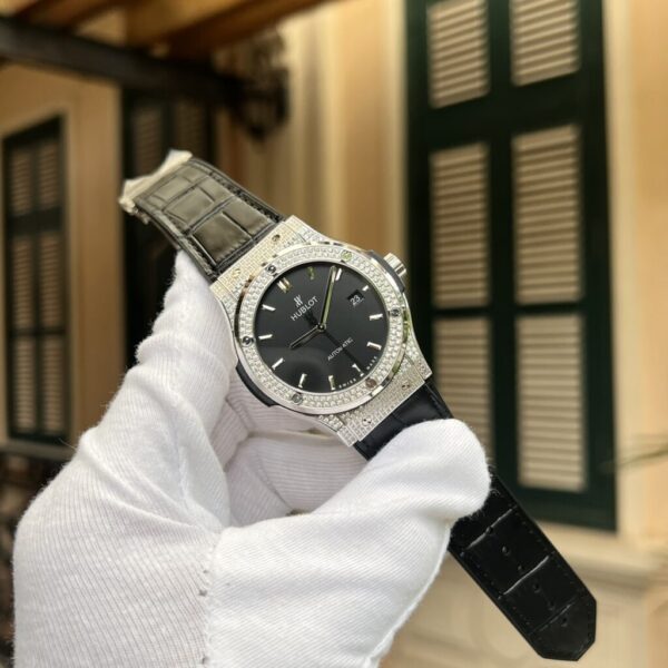 Best Fake Hublot Classic Fusion Full Diamond Case Replica Watch Black HB Factory 42mm - Top Watch - Image 2