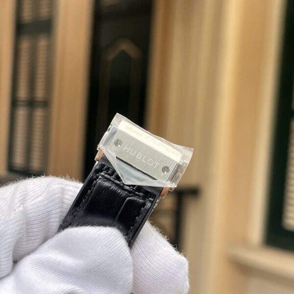 Best Fake Hublot Classic Fusion Full Diamond Case Replica Watch Black HB Factory 42mm - Top Watch - Image 6