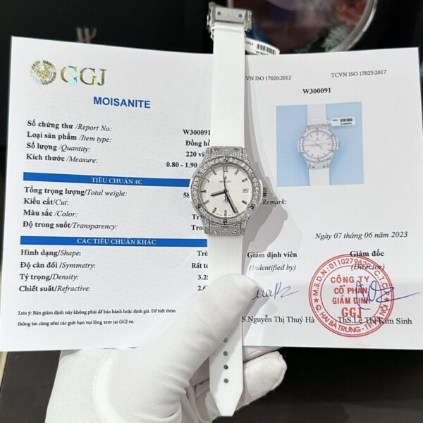 Swiss 1:1 Hublot Classic Fusion Women's Best Fake Replica Watch White Moissanite Diamond 33mm - Top Watch