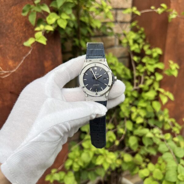 Best Fake Hublot Replica 1:1 Watch Classic Fusion Blue Diamond Black Dial 42mm - Top Watch