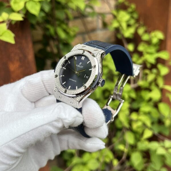Best Fake Hublot Replica 1:1 Watch Classic Fusion Blue Diamond Black Dial 42mm - Top Watch - Image 3