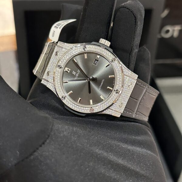 Replica Hublot Replica 1:1 Watch Classic Fusion Full Diamond Moissanite Grey Dial 42mm - Top Watch - Image 4