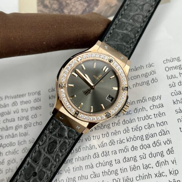 Replica Hublot Replica 11 Watch Classic Fusion King Gold Women's Grey Dial Diamond Bezel 33mm - Top Watch