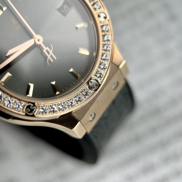 Replica Hublot Replica 11 Watch Classic Fusion King Gold Women's Grey Dial Diamond Bezel 33mm - Top Watch - Image 4