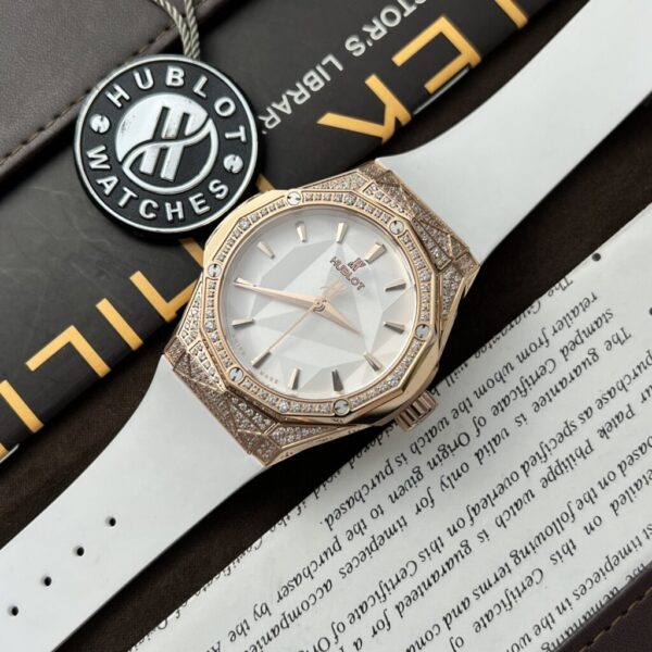 Swiss 1:1 Hublot Replica 1:1 Watch Classic Fusion Orlinski King Gold Full Diamonds White 40mm - Top Watch - 图片 2
