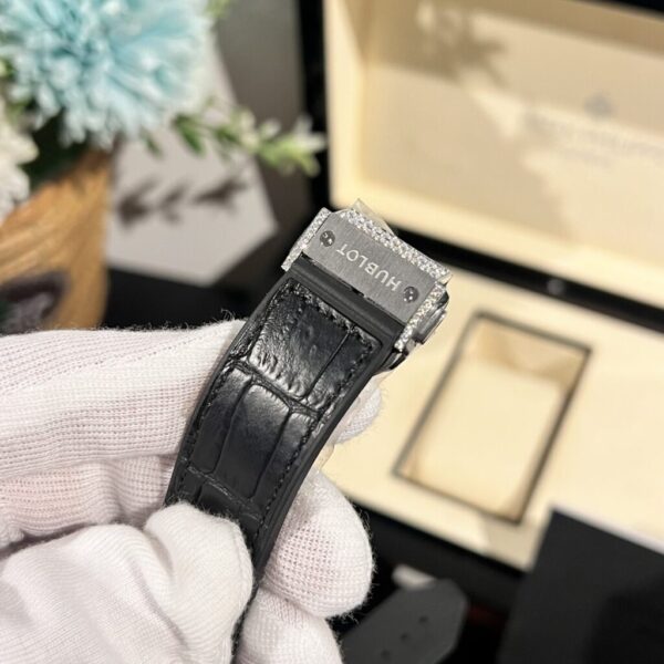 Best Fake Hublot Replica 1:1 Watch Classic Fusion Skull Full Diamond Moissanite 42mm - Top Watch - Image 7