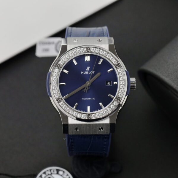 Replica Hublot Replica 1:1 Watch Face Blue Diamond Moissanite APS Factory 42mm - Top Watch - Image 2