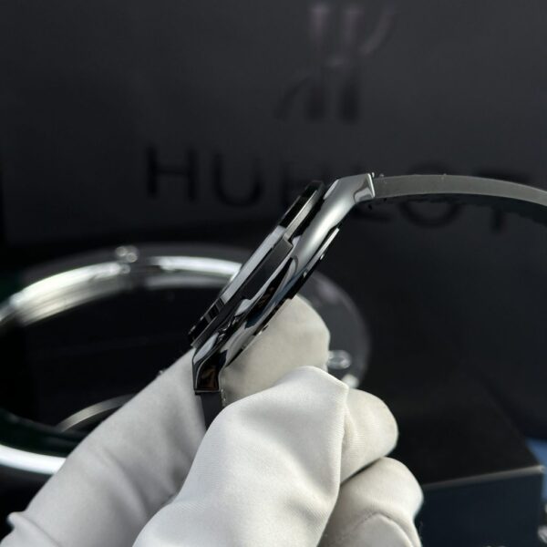 Swiss 1:1 Hublot Replica 1:1 Watch Refine SW300 Movement Black Ceramic Bezel JJZ Factory 42mm - Top Watch - Image 6