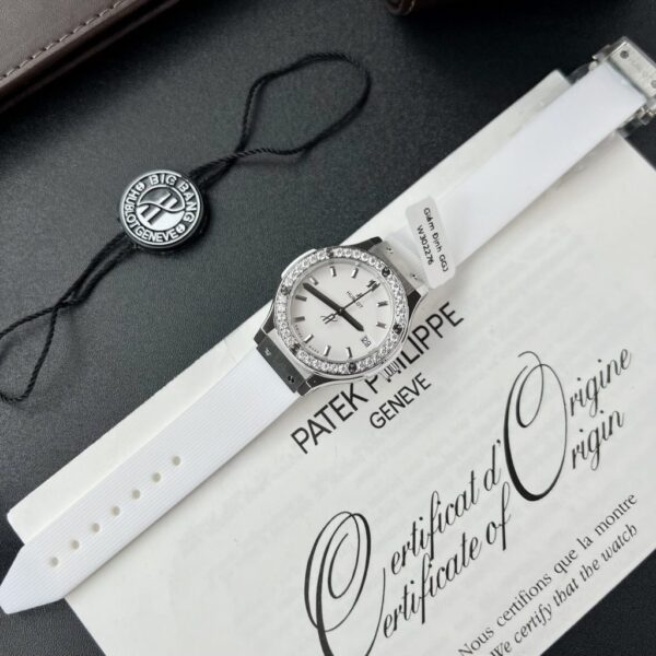 Swiss 1:1 Hublot Replica Watch Women's White Rubber Strap With Moissanite Diamonds 33mm - Top Watch - Image 2
