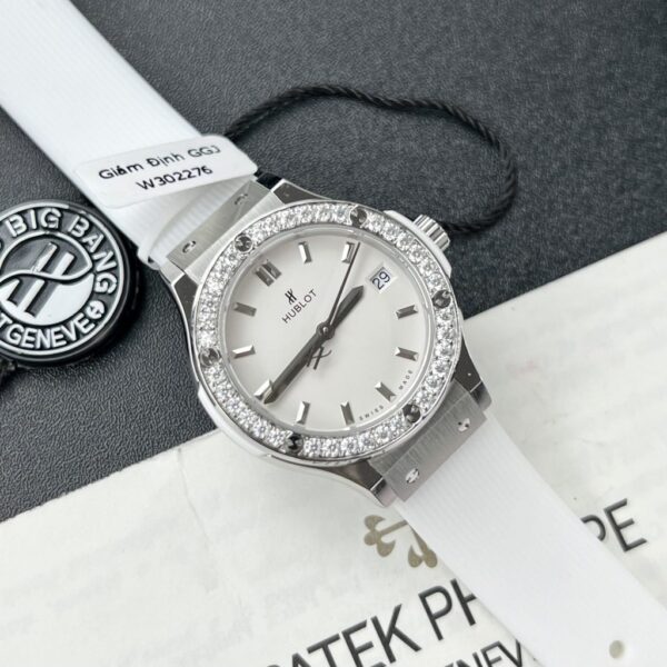 Swiss 1:1 Hublot Replica Watch Women's White Rubber Strap With Moissanite Diamonds 33mm - Top Watch - Image 3