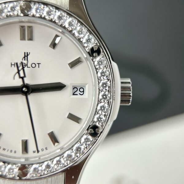 Swiss 1:1 Hublot Replica Watch Women's White Rubber Strap With Moissanite Diamonds 33mm - Top Watch - Image 4