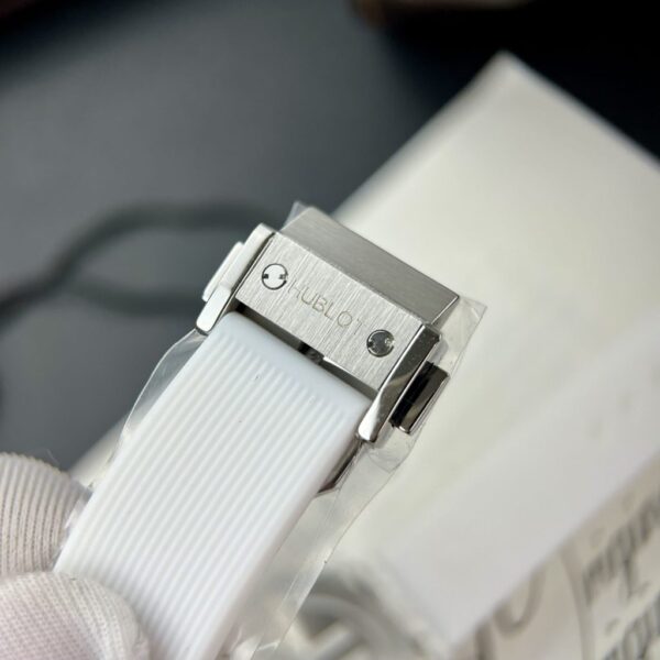 Swiss 1:1 Hublot Replica Watch Women's White Rubber Strap With Moissanite Diamonds 33mm - Top Watch - Image 9