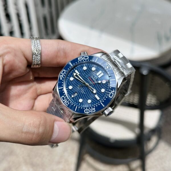Replica Omega Replica 1:1 Watch Seamaster Blue Dial Full Set VS Factory 42mm - Top Watch - Image 4