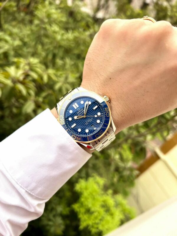 Replica Omega Replica 1:1 Watch Seamaster Diver 300m Chronometer Blue Demi Gold 42mm - Top Watch - Image 8