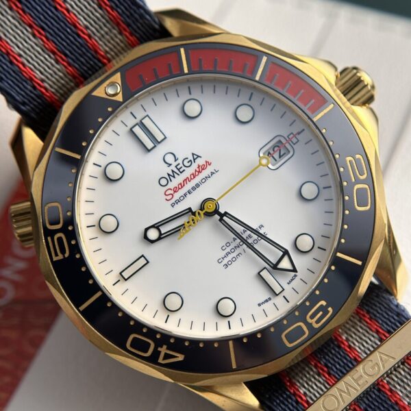 Best Fake Omega Replica Watch Seamaster Diver 300M 007 Edition Nato Fabric Strap 42mm - Top Watch - Image 4