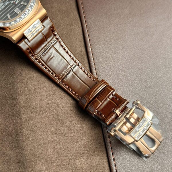 Swiss 1:1 Patek Philippe 5724R Replica Watch Gray Dial Leather Strap Factory GR 40mm - Top Watch - Image 4
