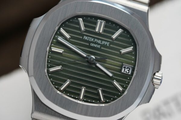Best Fake Patek Philippe Nautilus 5711 Green Dial Metal Strap Rep 1:1 Watch 3K 40mm - Top Watch - Image 4