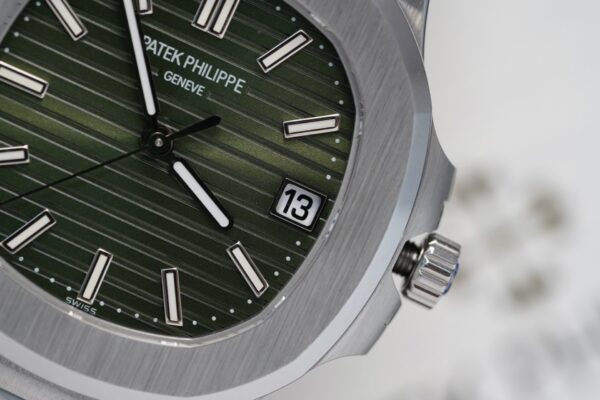 Best Fake Patek Philippe Nautilus 5711 Green Dial Metal Strap Rep 1:1 Watch 3K 40mm - Top Watch - Image 5