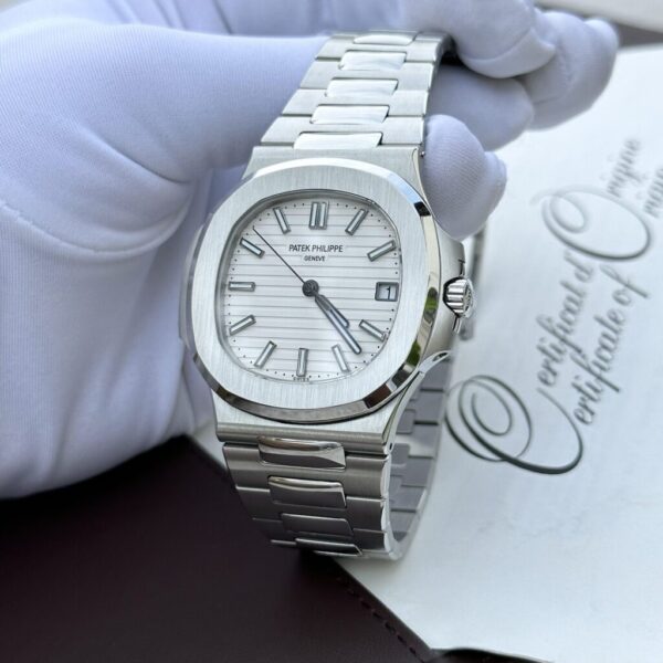 Replica Patek Philippe Nautilus 5711 Rep 1:1 White Dial Luminous Markers Factory 3K 40mm - Top Watch - Image 3
