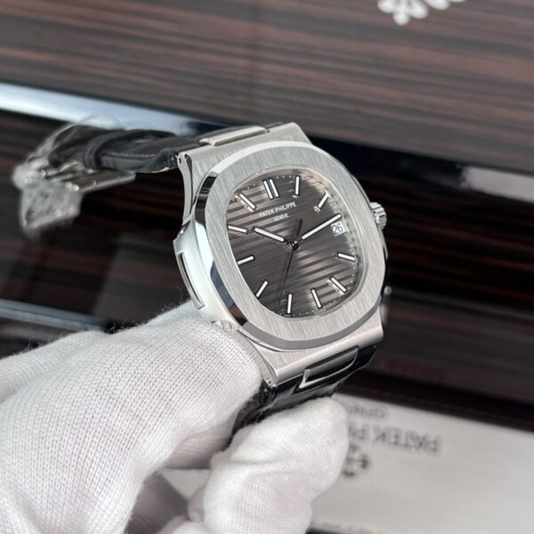 Swiss 1:1 Patek Philippe Nautilus 5711 Replica Watch Men's Leather Strap 3K Factory 40mm - Top Watch - Image 3