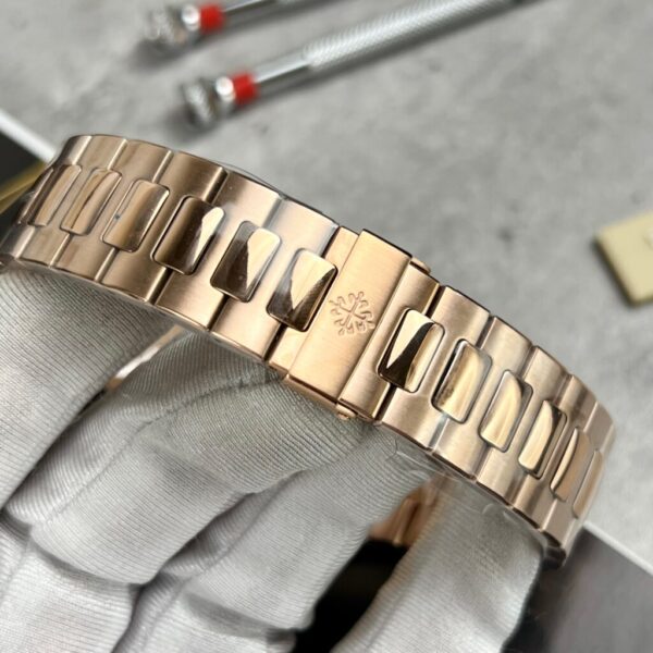 Replica Patek Philippe Nautilus 5723 Gray Dial With Red Ruby Replica 1:1 Watch 40mm - Top Watch - Image 10
