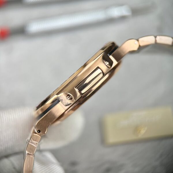 Replica Patek Philippe Nautilus 5723 Gray Dial With Red Ruby Replica 1:1 Watch 40mm - Top Watch - Image 7
