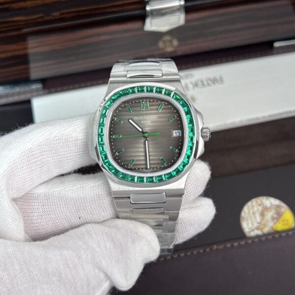 Replica Patek Philippe Nautilus 5723 Replica 1:1 Watch Gray Dial Blue Diamond 40mm - Top Watch