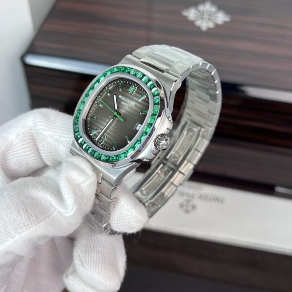 Replica Patek Philippe Nautilus 5723 Replica 1:1 Watch Gray Dial Blue Diamond 40mm - Top Watch - Image 3