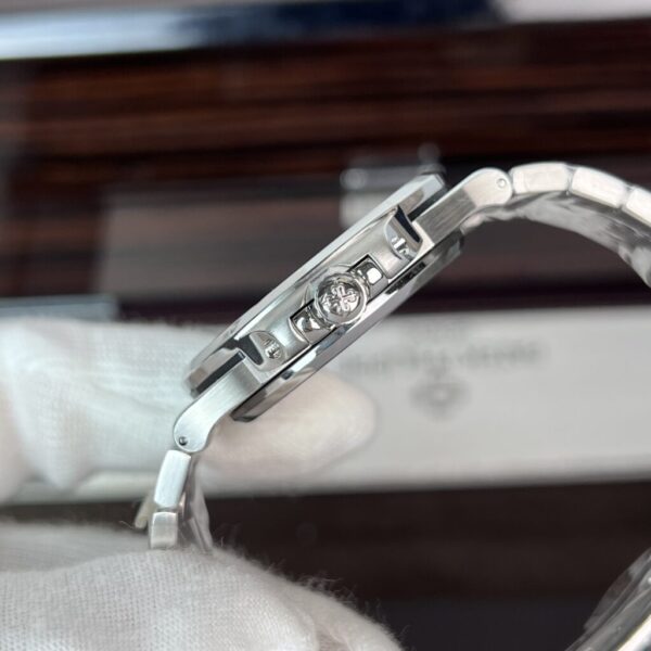 Replica Patek Philippe Nautilus 5723 Replica 1:1 Watch Gray Dial Blue Diamond 40mm - Top Watch - Image 6