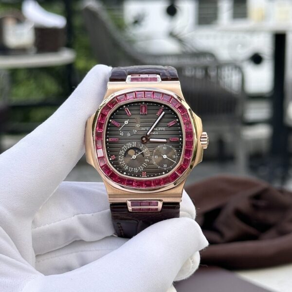 Swiss 1:1 Patek Philippe Nautilus 5724 Gold Wrapped With Ruby Replica Watch 40mm - Top Watch - Image 2
