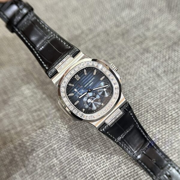 Swiss 1:1 Patek Philippe Nautilus 5724G Replica 1:1 Watch Blue Dial GF Factory 40mm - Top Watch