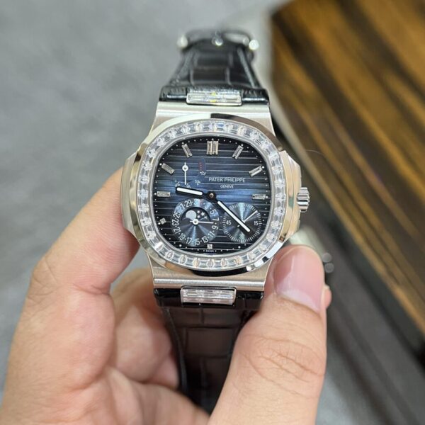 Swiss 1:1 Patek Philippe Nautilus 5724G Replica 1:1 Watch Blue Dial GF Factory 40mm - Top Watch - Image 2