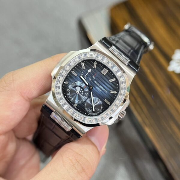 Swiss 1:1 Patek Philippe Nautilus 5724G Replica 1:1 Watch Blue Dial GF Factory 40mm - Top Watch - Image 3