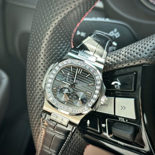 Replica Patek Philippe Nautilus 5724G Replica Watch Grey Dial With Stone Bezel 40mm - Top Watch - Image 3