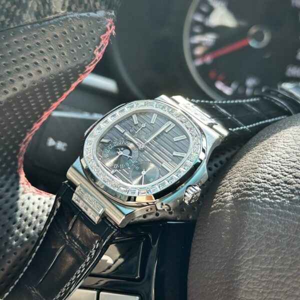 Replica Patek Philippe Nautilus 5724G Replica Watch Grey Dial With Stone Bezel 40mm - Top Watch - Image 4