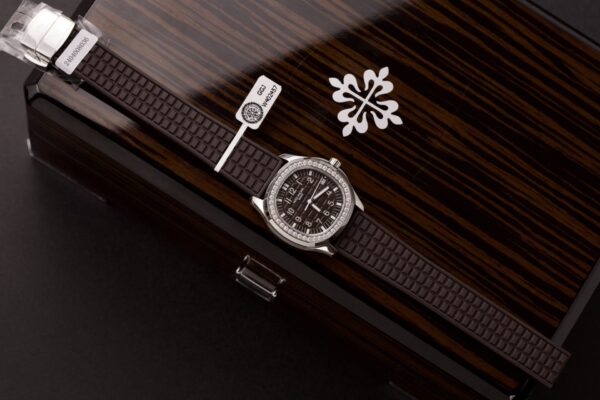 Swiss 1:1 Patek Philippe Rep 11 Watch Aquanaut 5067 Women's Moissanite Diamond 35.6mm - Top Watch - Image 2