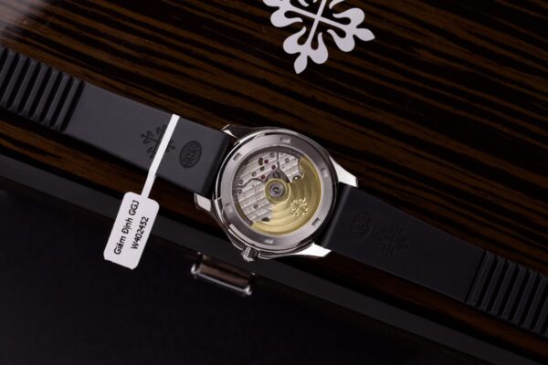 Replica Patek Philippe Rep 11 Watch Aquanaut 5067 Diamonds benzene moissanite Black Dial 35.6 mm - Top Watch - Image 3