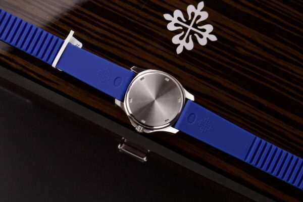 Best Fake Patek Philippe Rep 11 Watch Aquanaut 5067 Moissanite Diamond Grade Blue Quartz Movement 35.6mm - Top Watch - Image 3
